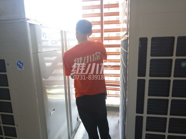 格力中央空調(diào)維修4.jpg 格力中央空調(diào)維修4.jpg